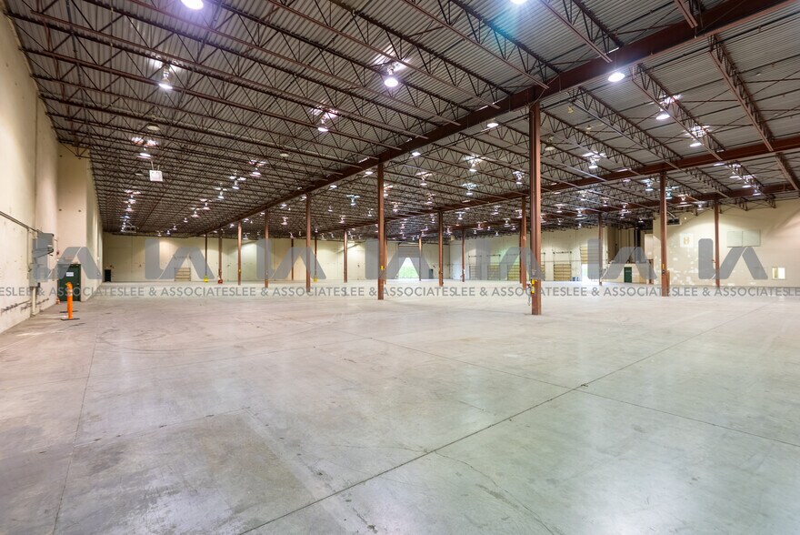 More Photos Of 18800-18806 96th Ave, Surrey Warehouse For Lease