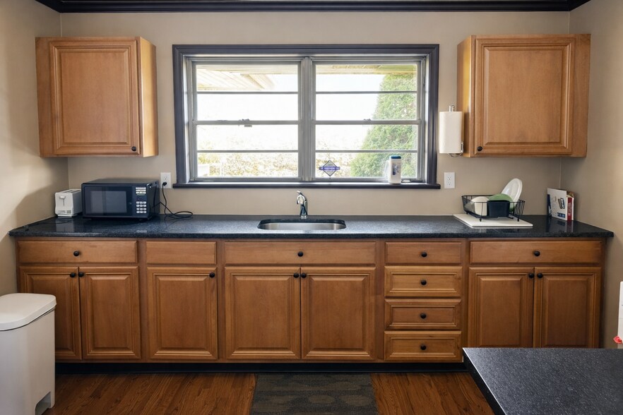 More Photos Of 5190 Piney Grove Rd, Cumming Office Residential For Lease