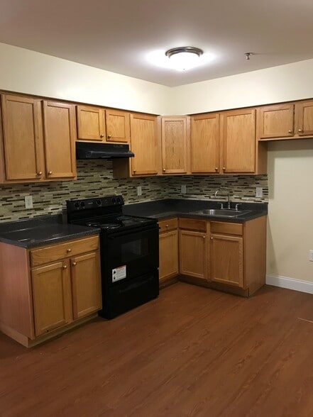 More Photos Of 533 E 2nd Ave, Roselle Apartments For Sale