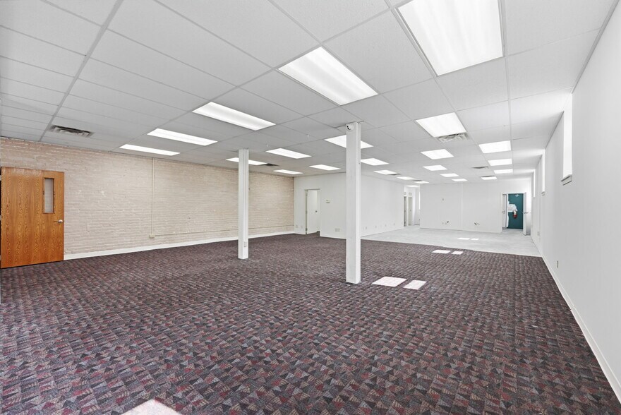 More Photos Of 197 E Morse St, Markle Office For Sale