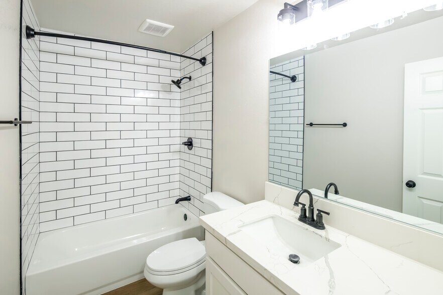 More Photos Of 3789 E Hampton Way, Fresno Apartments For Sale