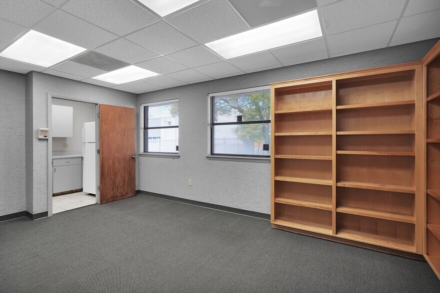 More Photos Of 3599 University Blvd S, Jacksonville Medical For Sale