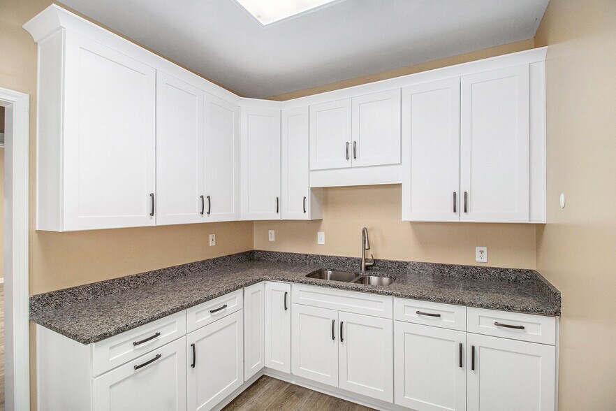 More Photos Of 3175 Highway 81 W, Hampton Storefront Retail Office For Sale