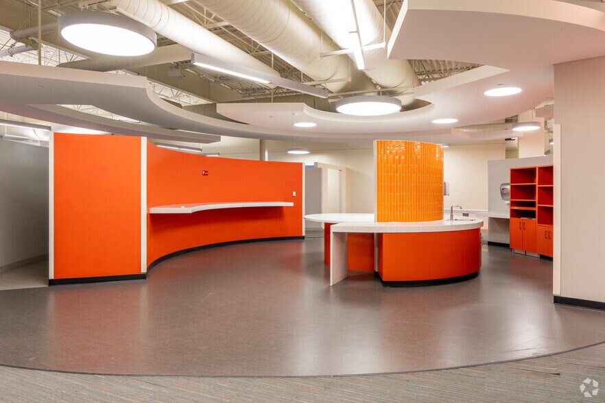 More Photos Of 4700 N Hanley Rd, Berkeley Office For Lease