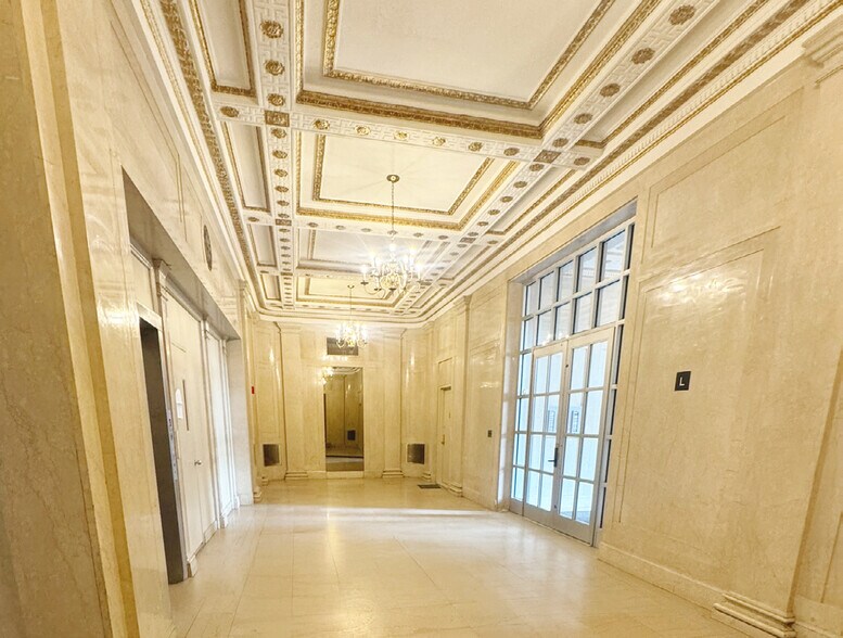 More Photos Of 160 Front St, New York Apartments For Sale