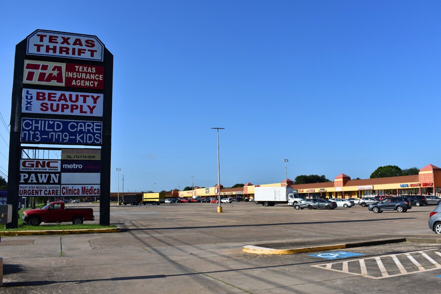 More Photos Of 9700-9950 Fondren Rd, Houston Unknown For Lease