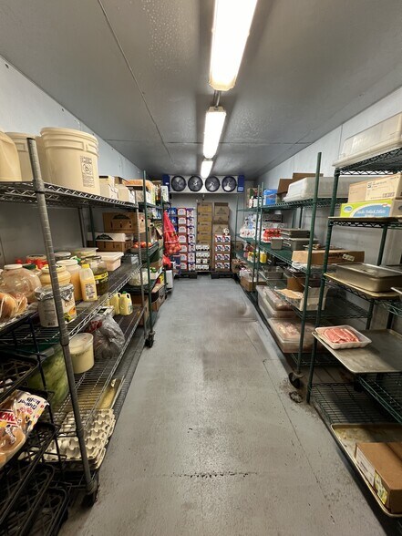 More Photos Of 7036 Highway 90, Longs Restaurant For Sale
