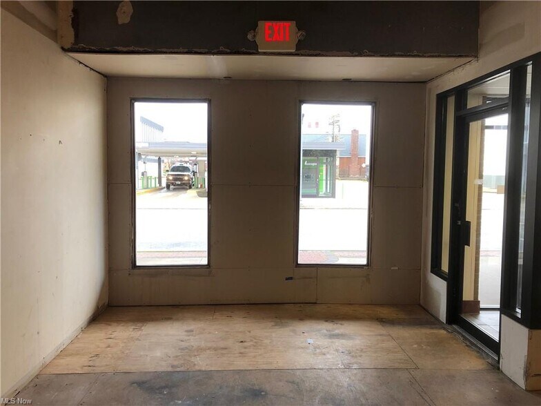 More Photos Of 422 Market St, Parkersburg Office For Sale
