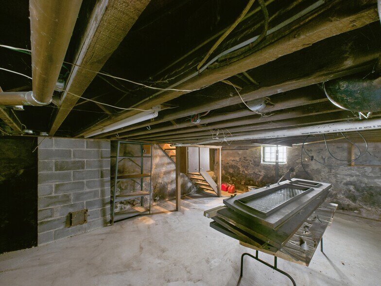 More Photos Of 40 E Genesee St, Auburn Storefront Retail Residential For Lease