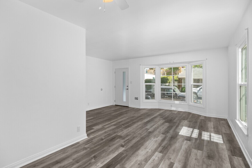 More Photos Of 8710 Sherwood Dr, West Hollywood Multifamily For Sale