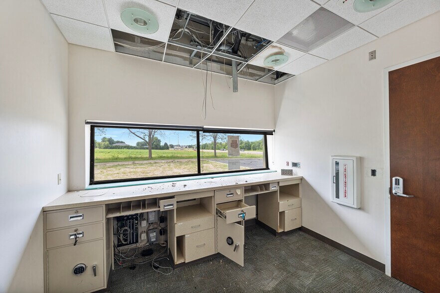 More Photos Of 2001 Shepard Rd, Normal Bank For Sale