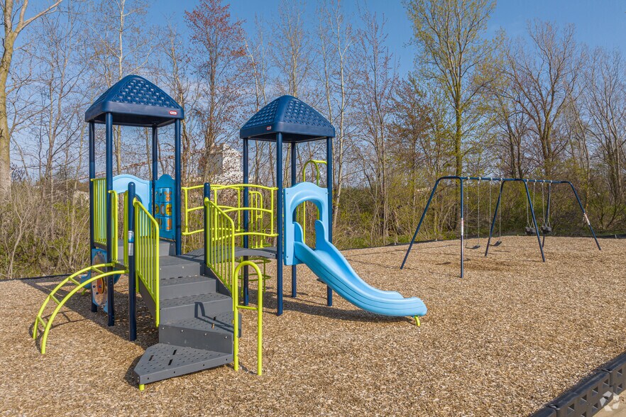 More Photos Of 2111 Heyboer Dr, Holland Apartments For Sale