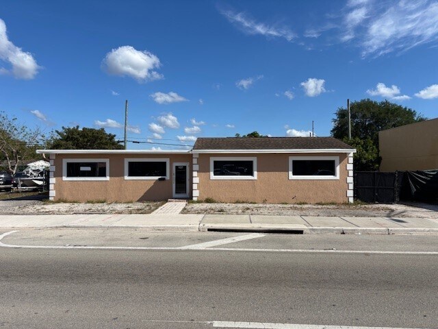 More Photos Of 6221 Pembroke Rd, Hollywood Office For Lease