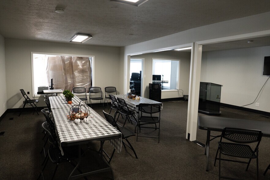 More Photos Of 7731 St Andrews Church Rd, Louisville Storefront Retail Office For Sale