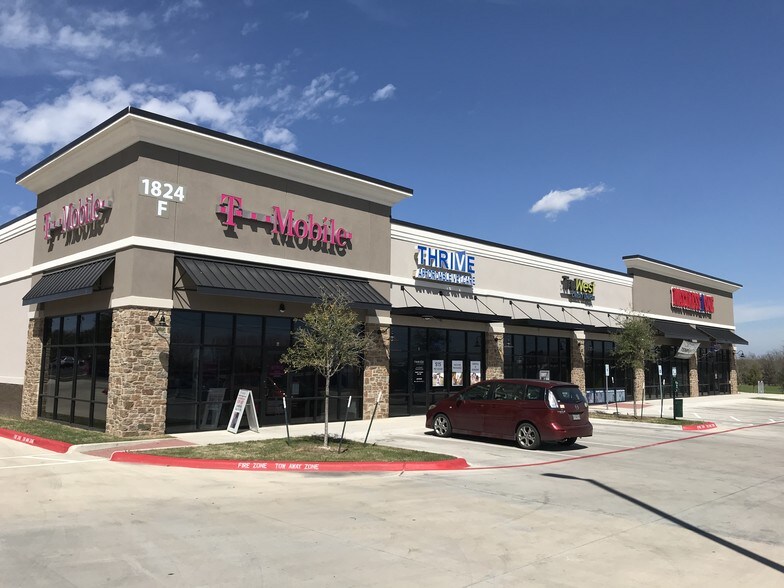 More Photos Of 1824 W Slaughter Ln, Austin Freestanding For Lease