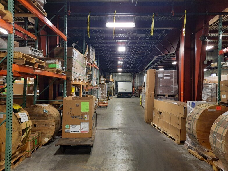 More Photos Of 340 Commerce Way, Pembroke Manufacturing For Lease