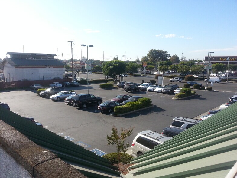 More Photos Of 2150 E South St, Long Beach Unknown For Lease