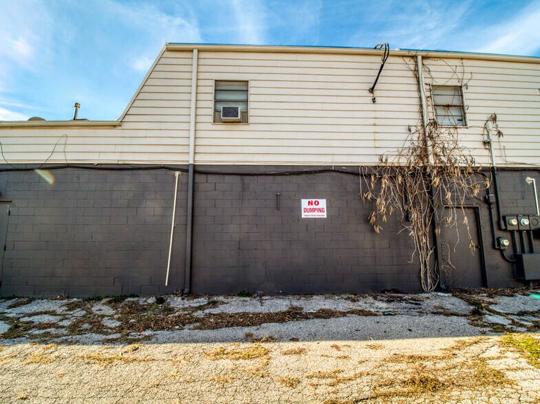 More Photos Of 2000 N MacArthur Blvd, Oklahoma City Storefront Retail Residential For Sale