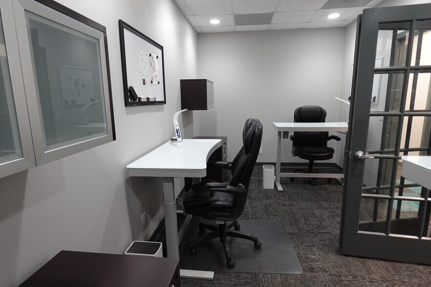 More Photos Of 2500-2510 Village Green Pl, Champaign Storefront Retail Office For Lease