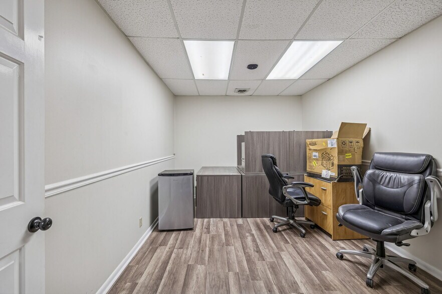 More Photos Of 159-167 Belle Forest Cir, Nashville Office For Sale