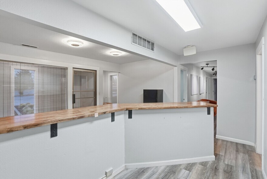 More Photos Of 1124 Pines Rd, Spokane Medical For Sale