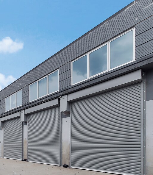 More Photos Of 4701-4715 N Lamon Ave, Chicago Warehouse For Lease