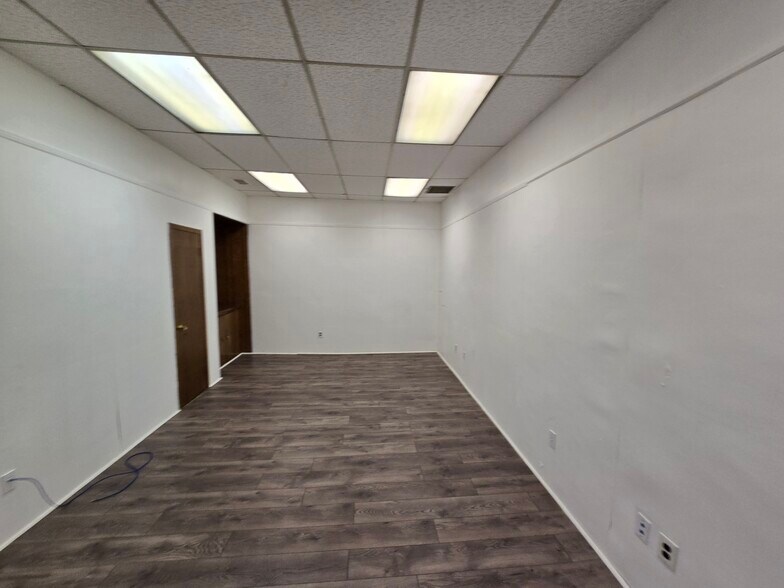More Photos Of 14 Main St, Yonkers Storefront Retail Office For Lease