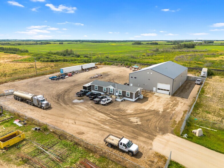 More Photos Of 3807 9th St, Lloydminster Warehouse For Sale