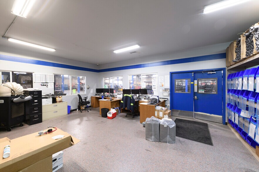 More Photos Of 10232-10234 Glenoaks Blvd, Pacoima Warehouse For Sale