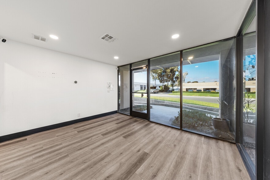 More Photos Of 23282 Peralta Dr, Laguna Hills Warehouse For Sale