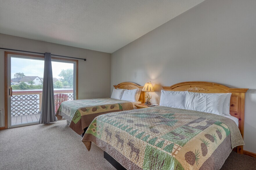 More Photos Of 10429 State Road 27, Hayward Hotel For Sale