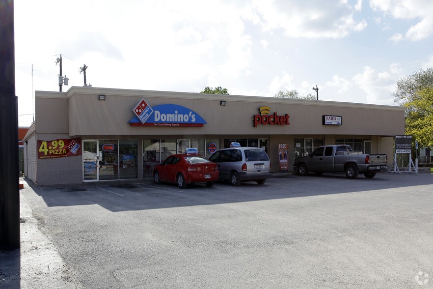 Primary Photo Of 129-137 Bandera Rd, San Antonio Storefront For Lease