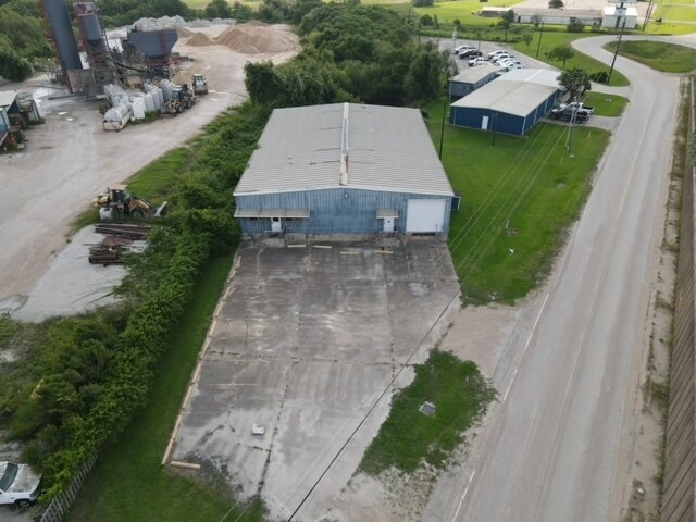 More Photos Of 6918 E Highway 332, Freeport Industrial For Lease