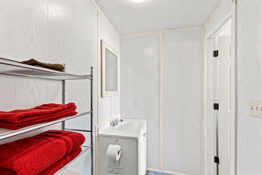 More Photos Of 158 Co Road 404, Pecos Apartments For Sale