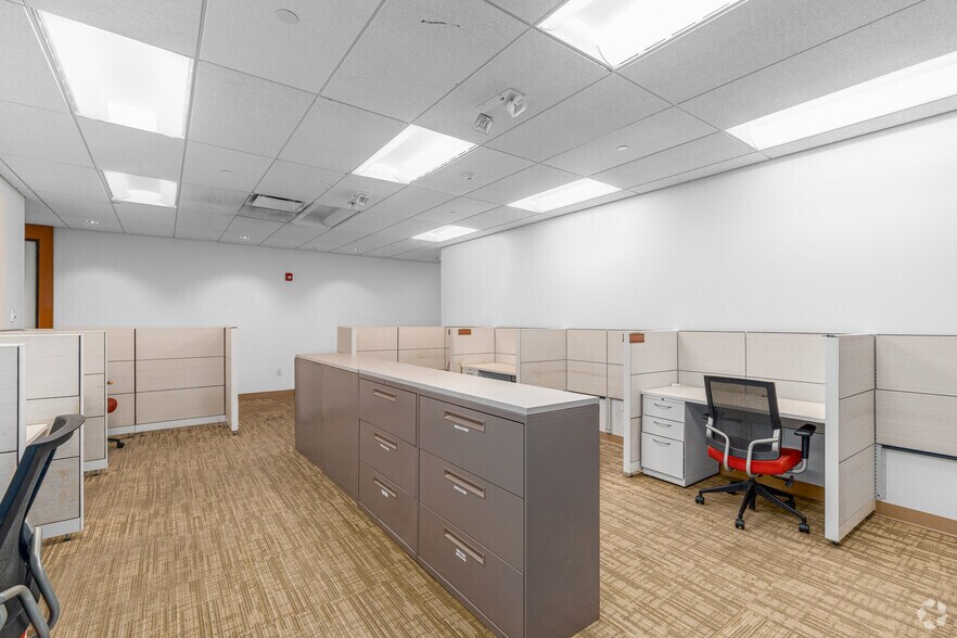 More Photos Of 402-404 Lippincott Dr, Marlton Medical For Sale