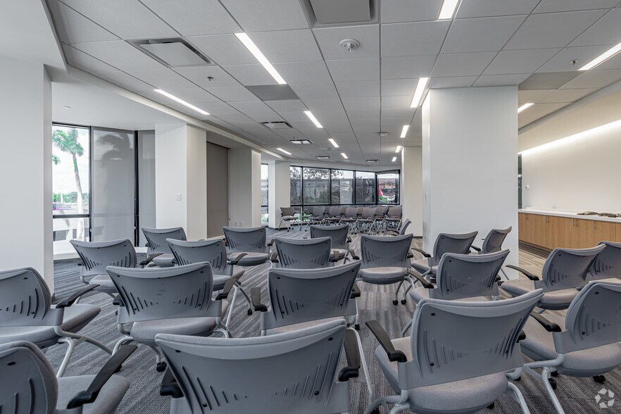 More Photos Of 515 N Flagler Dr, West Palm Beach Coworking Space