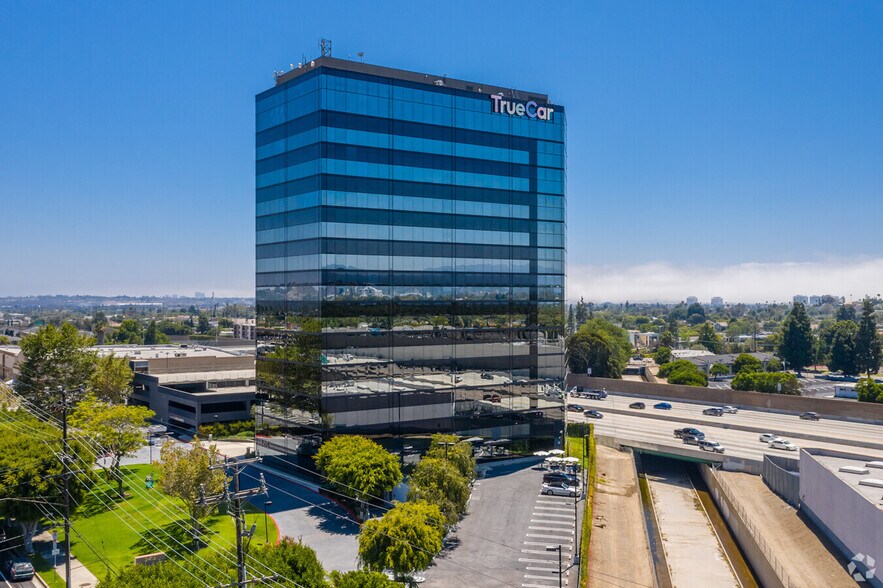More Photos Of 3415 S sepulveda Blvd, Los Angeles Coworking Space