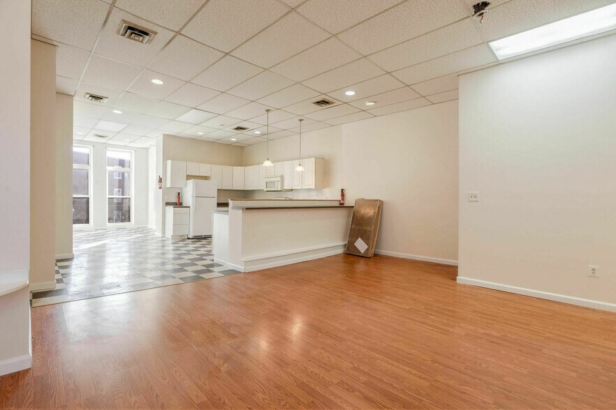 More Photos Of 2129 Charles St, Baltimore Storefront Retail Residential For Sale