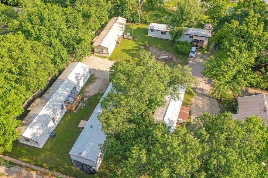 More Photos Of 153 Laclede Ln, Hollister Manufactured Housing Mobile Home Park For Sale