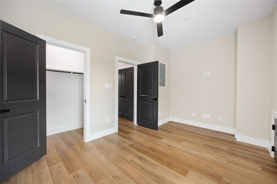 More Photos Of 6103 Shotwell st, Houston Multifamily For Sale