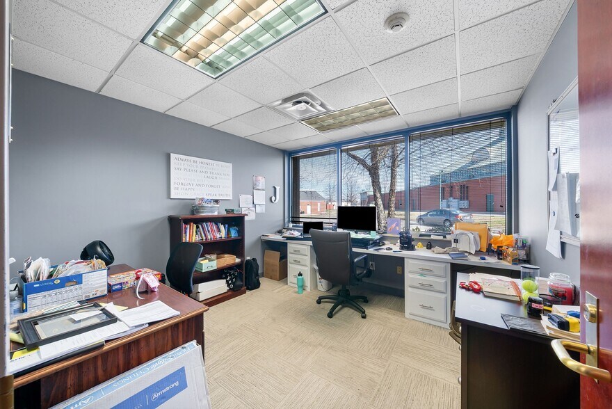 More Photos Of 112 Center Ct, Clarksville Office Residential For Sale