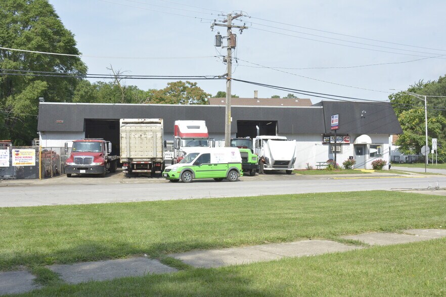 More Photos Of 15500 Vincennes Rd, Phoenix Auto Repair For Sale