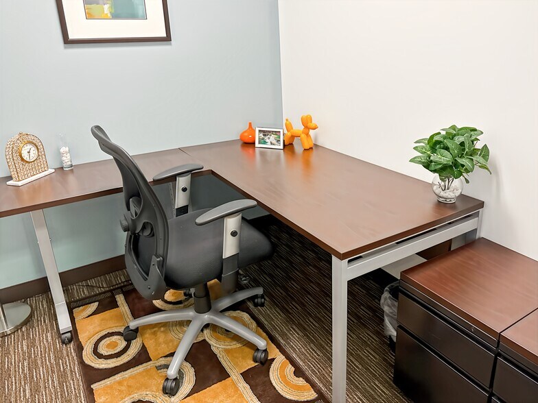 More Photos Of 8530 Eagle Point Blvd, Lake Elmo Coworking Space