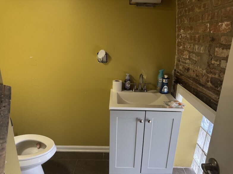 More Photos Of 4519 W Lake St, Chicago Warehouse For Sale