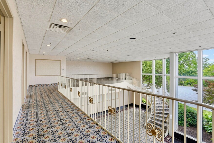 More Photos Of 505 Jermor Ln, Westminster Restaurant For Lease