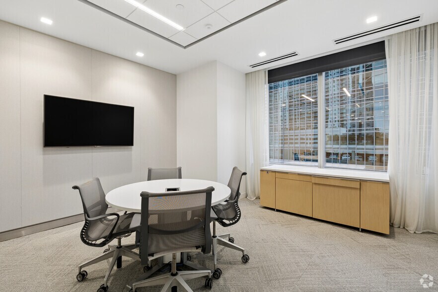 More Photos Of 1221 Brickell Ave, Miami Coworking Space