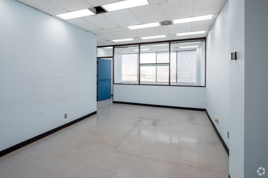 More Photos Of 2115 Finch Av W, Toronto Medical For Lease