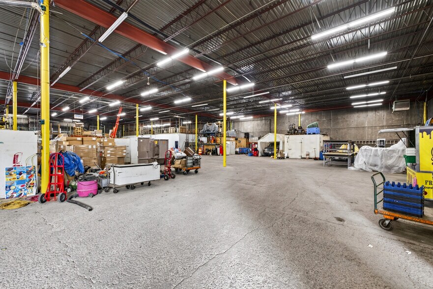 More Photos Of 210 W Terminal Rd, Liverpool Distribution For Lease