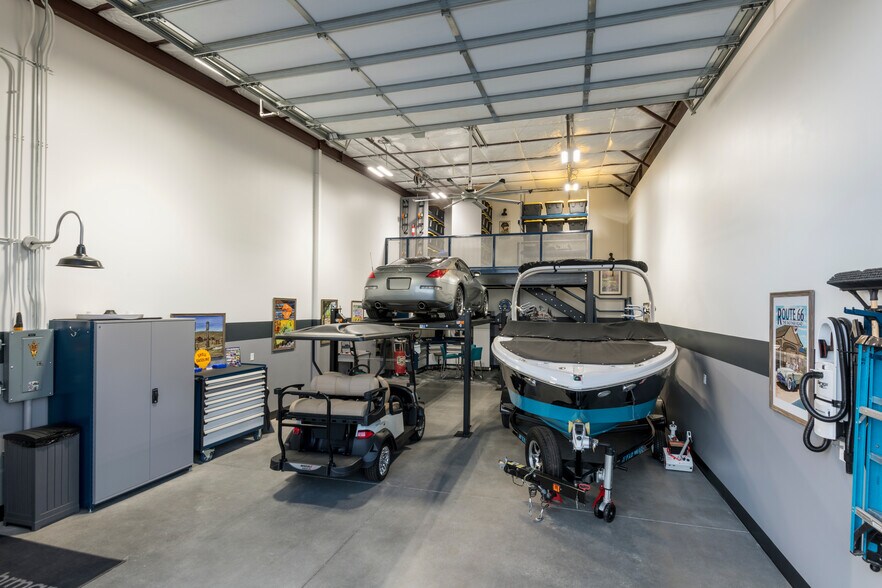 More Photos Of 450 E Willis Rd, Chandler Self Storage For Sale