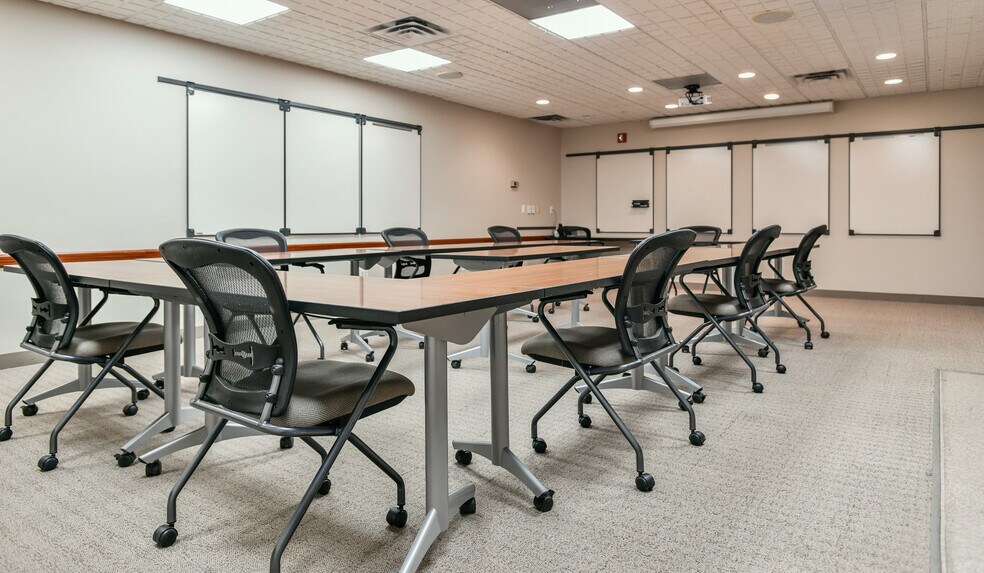 More Photos Of 89 Headquarters Plz, Morristown Office For Lease